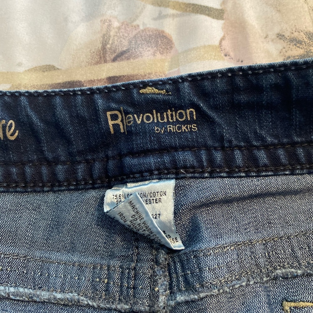 Jeans - Picture 2 of 3